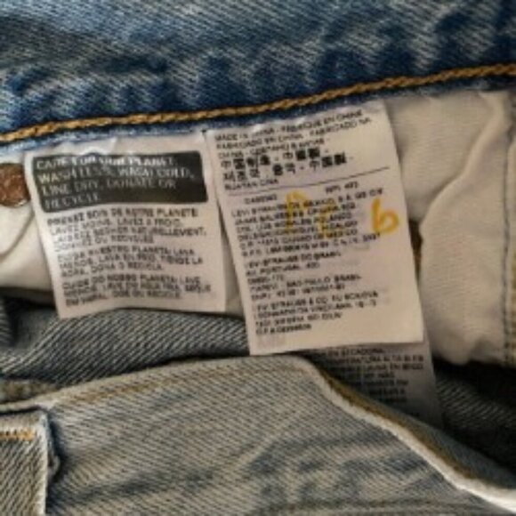 Levi's 501 Light Wash Jean Shorts 24 - Picture 5 of 5